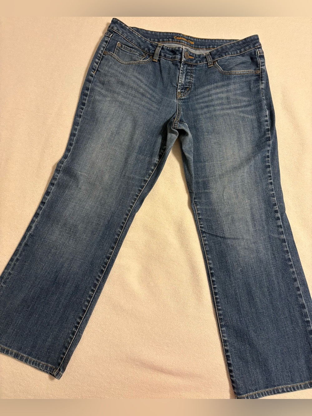 Coldwater Creek Low Rise Petite Jeans. Waist 35 inches, Inseam 26 inch’es.